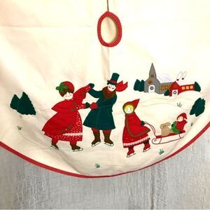 House of Hatten Vtg Christmas Tree Skirt